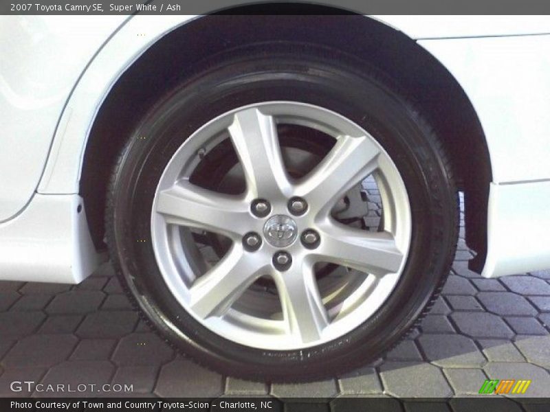 Super White / Ash 2007 Toyota Camry SE