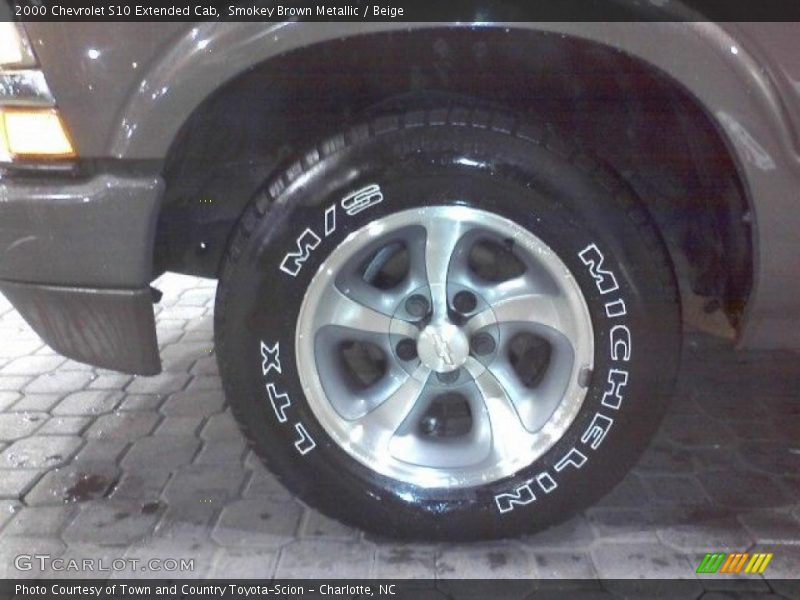 Smokey Brown Metallic / Beige 2000 Chevrolet S10 Extended Cab