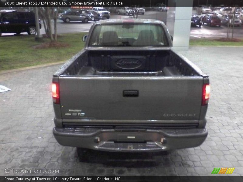 Smokey Brown Metallic / Beige 2000 Chevrolet S10 Extended Cab
