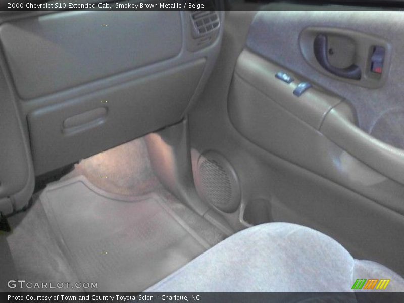 Smokey Brown Metallic / Beige 2000 Chevrolet S10 Extended Cab