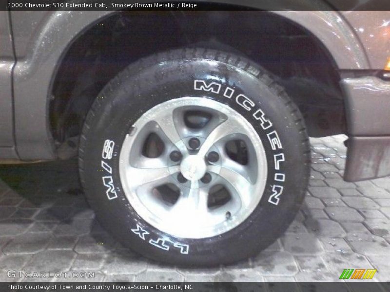 Smokey Brown Metallic / Beige 2000 Chevrolet S10 Extended Cab