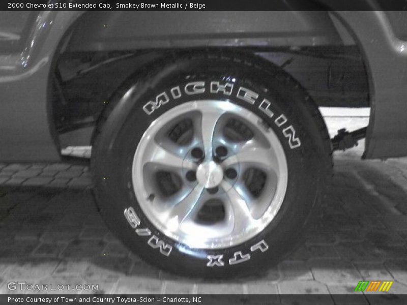 Smokey Brown Metallic / Beige 2000 Chevrolet S10 Extended Cab