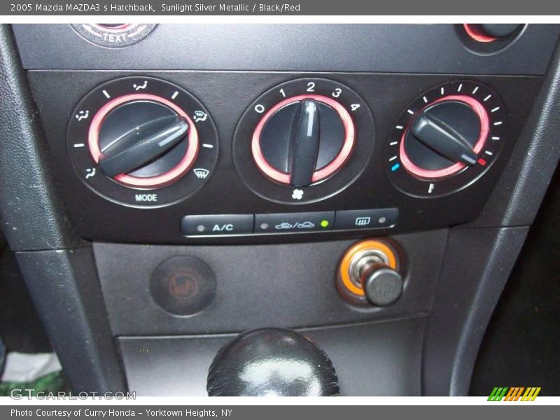 Sunlight Silver Metallic / Black/Red 2005 Mazda MAZDA3 s Hatchback