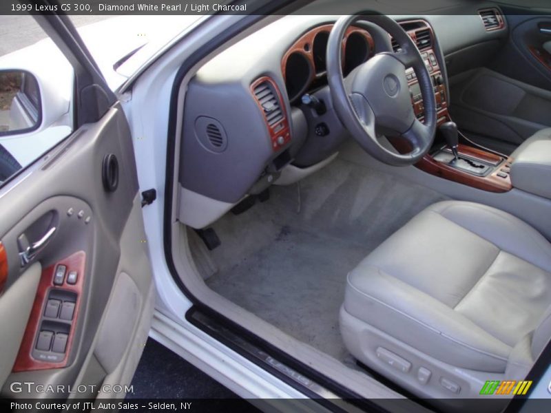 Diamond White Pearl / Light Charcoal 1999 Lexus GS 300