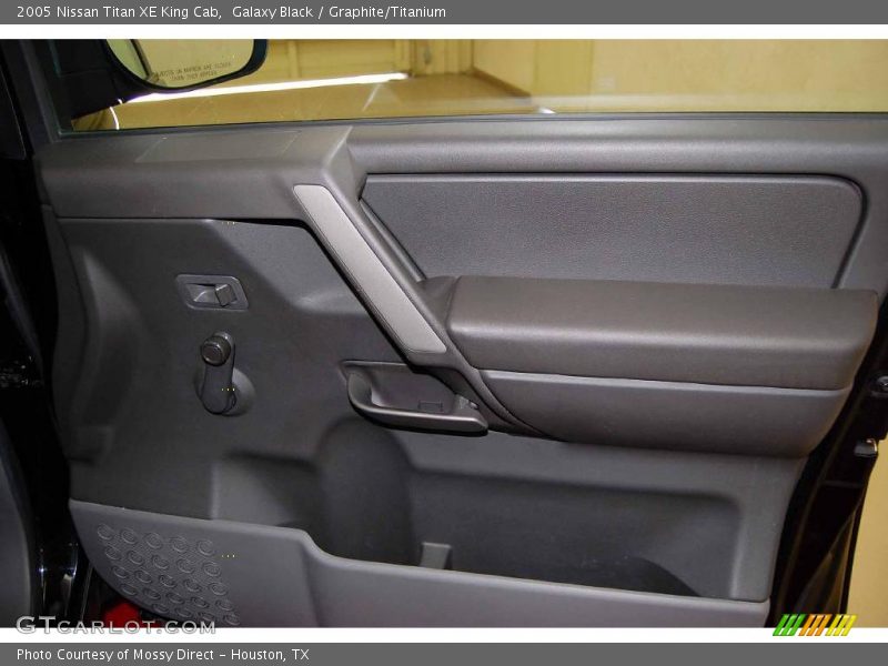 Galaxy Black / Graphite/Titanium 2005 Nissan Titan XE King Cab