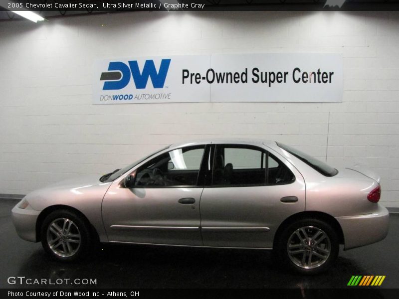 Ultra Silver Metallic / Graphite Gray 2005 Chevrolet Cavalier Sedan