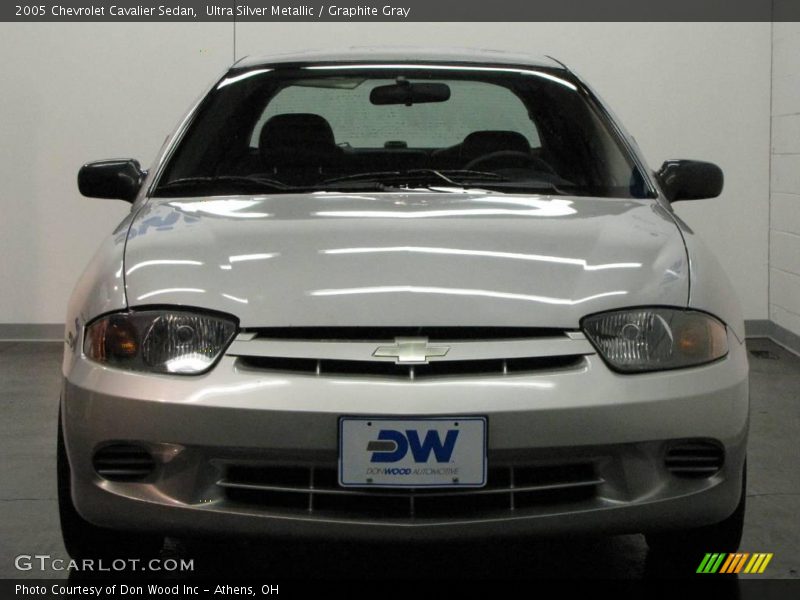 Ultra Silver Metallic / Graphite Gray 2005 Chevrolet Cavalier Sedan