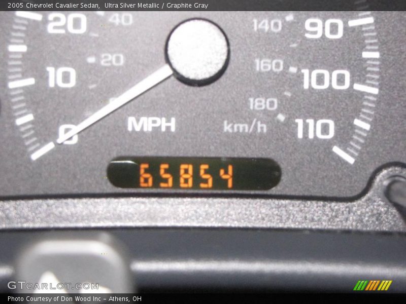 Ultra Silver Metallic / Graphite Gray 2005 Chevrolet Cavalier Sedan