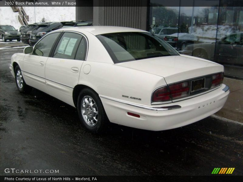 White / Taupe 2002 Buick Park Avenue
