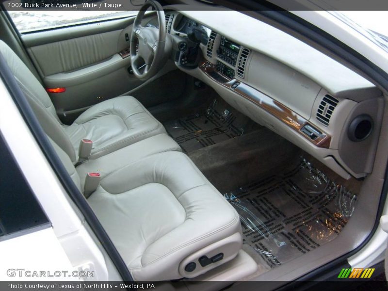 White / Taupe 2002 Buick Park Avenue