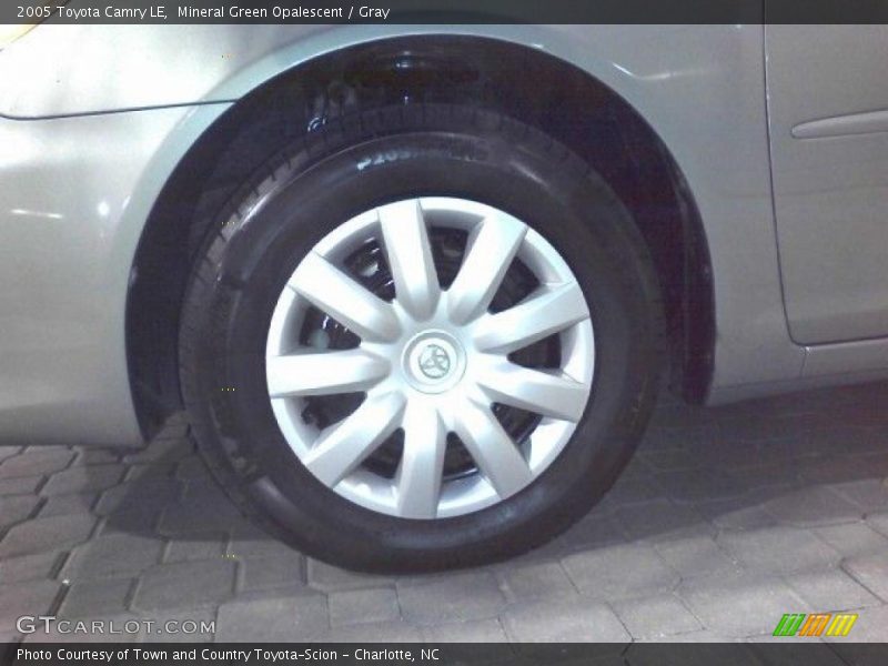 Mineral Green Opalescent / Gray 2005 Toyota Camry LE
