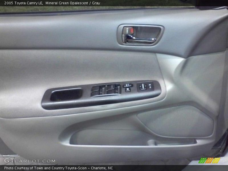 Mineral Green Opalescent / Gray 2005 Toyota Camry LE