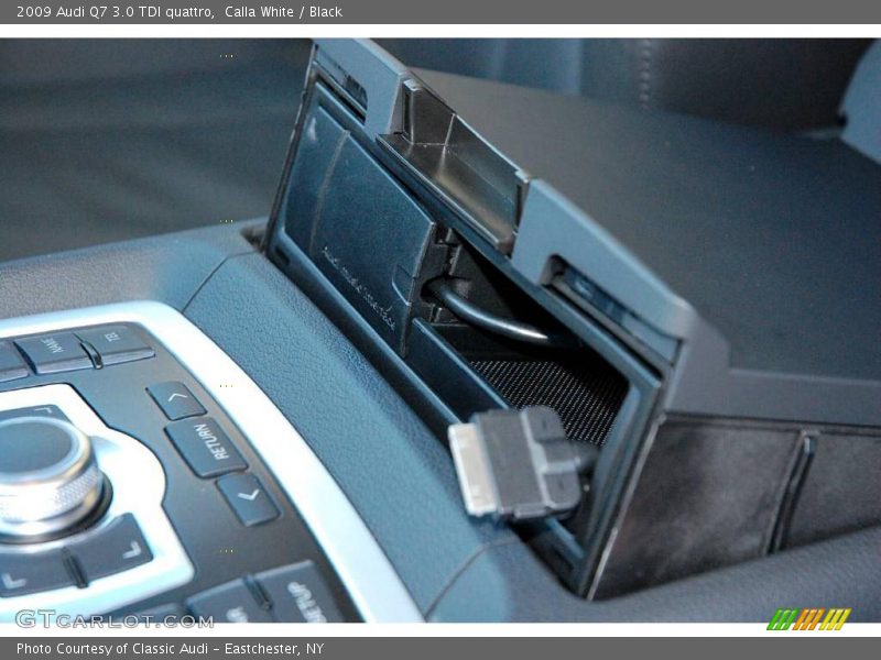 Calla White / Black 2009 Audi Q7 3.0 TDI quattro