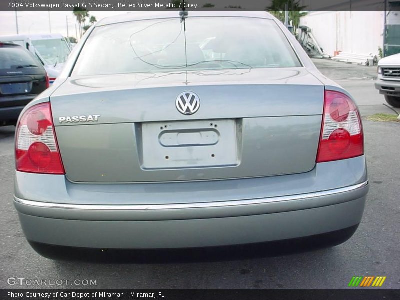 Reflex Silver Metallic / Grey 2004 Volkswagen Passat GLS Sedan