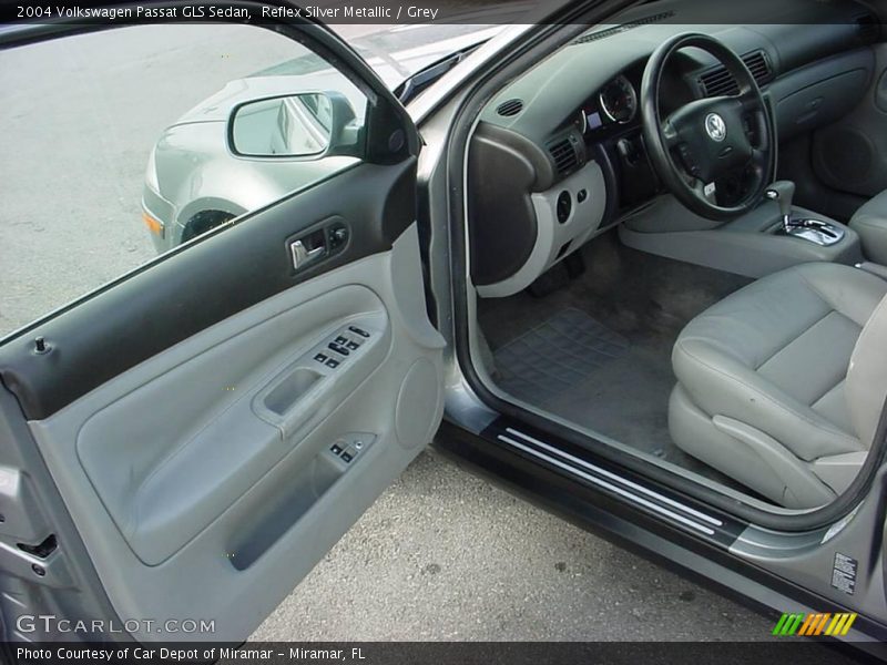 Reflex Silver Metallic / Grey 2004 Volkswagen Passat GLS Sedan