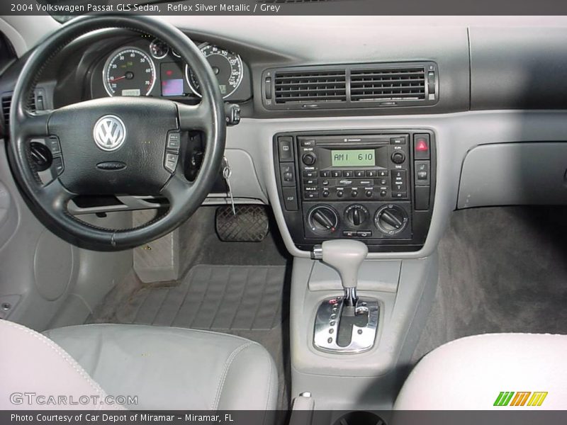 Reflex Silver Metallic / Grey 2004 Volkswagen Passat GLS Sedan