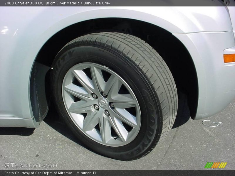 Bright Silver Metallic / Dark Slate Gray 2008 Chrysler 300 LX