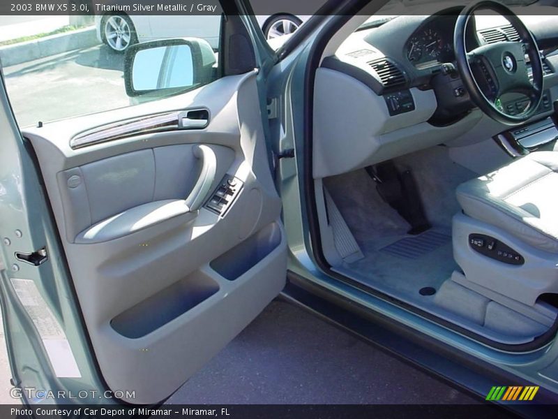 Titanium Silver Metallic / Gray 2003 BMW X5 3.0i