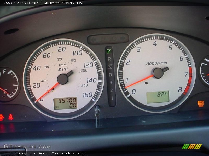 Glacier White Pearl / Frost 2003 Nissan Maxima SE