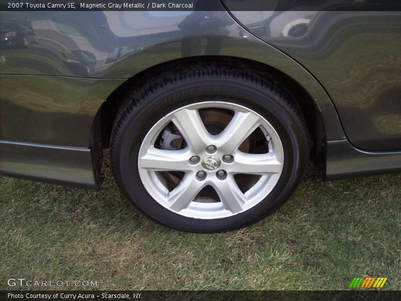 Magnetic Gray Metallic / Dark Charcoal 2007 Toyota Camry SE
