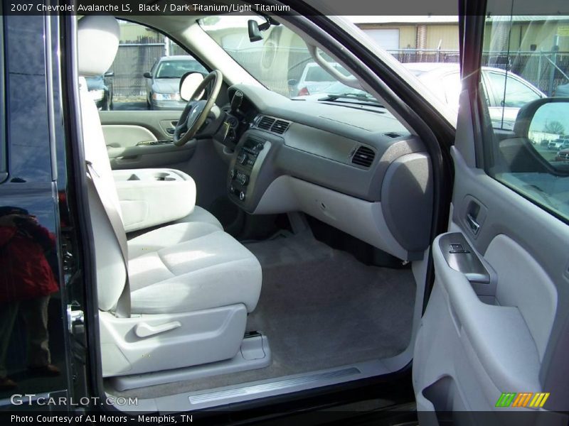 Black / Dark Titanium/Light Titanium 2007 Chevrolet Avalanche LS