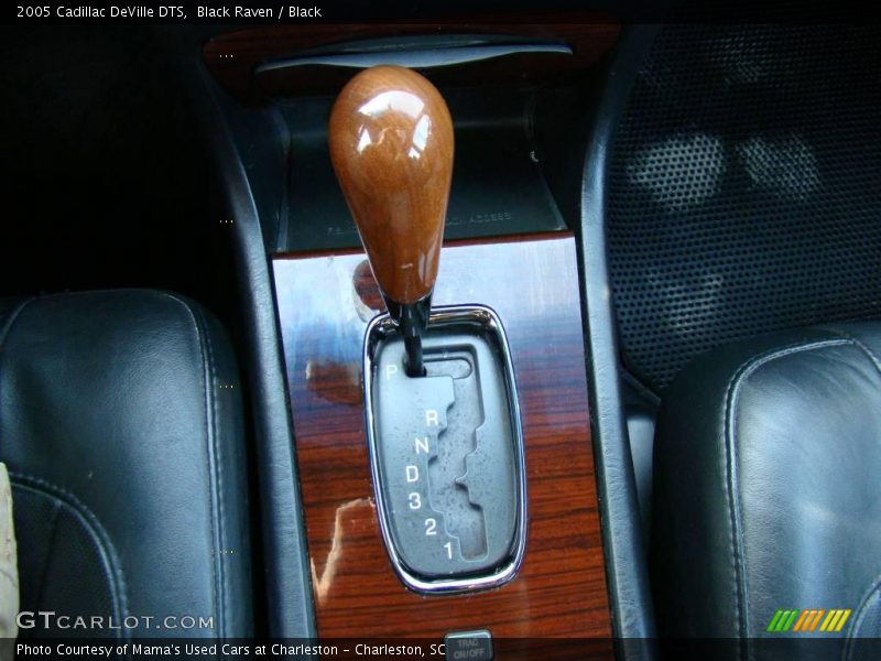 Black Raven / Black 2005 Cadillac DeVille DTS