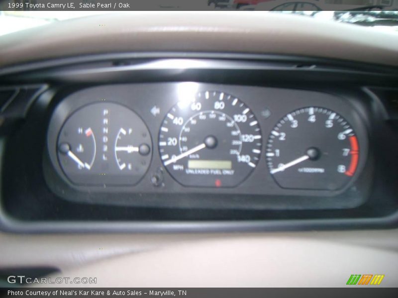 Sable Pearl / Oak 1999 Toyota Camry LE