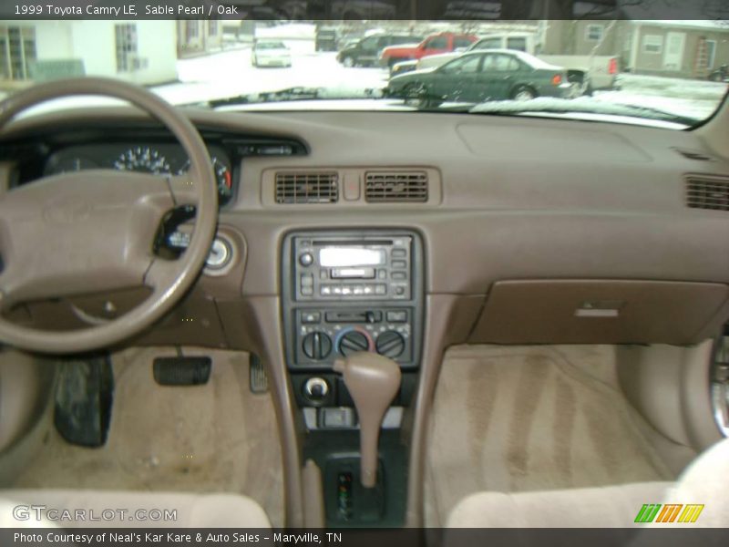Sable Pearl / Oak 1999 Toyota Camry LE