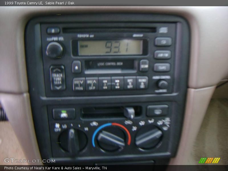 Sable Pearl / Oak 1999 Toyota Camry LE