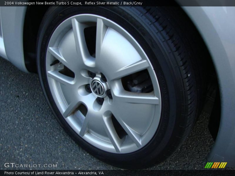 Reflex Silver Metallic / Black/Grey 2004 Volkswagen New Beetle Turbo S Coupe