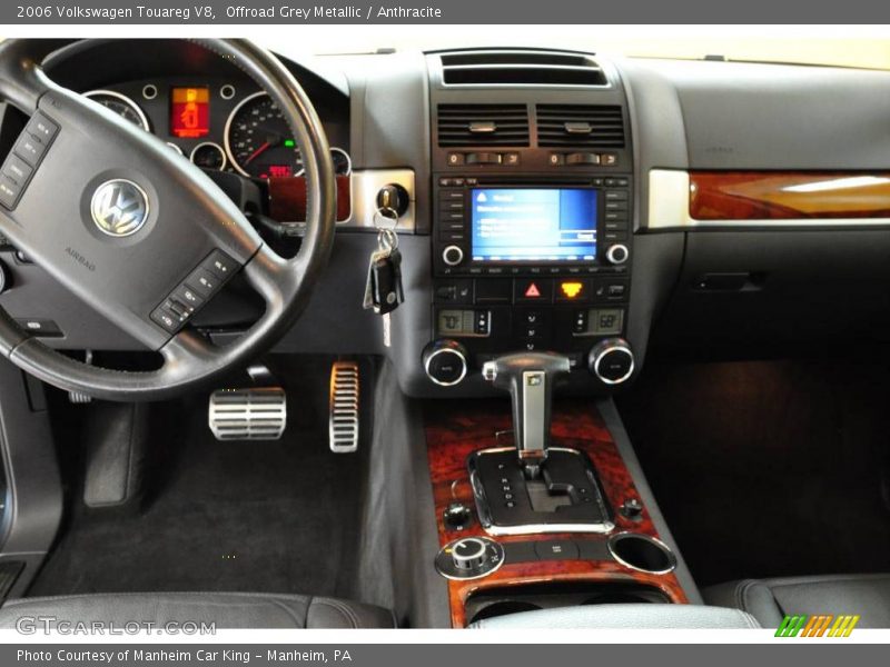 Offroad Grey Metallic / Anthracite 2006 Volkswagen Touareg V8
