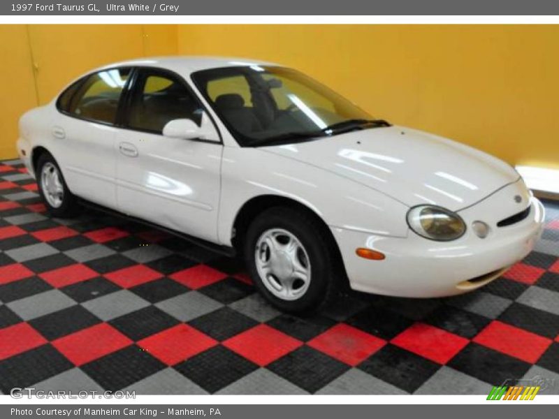 Ultra White / Grey 1997 Ford Taurus GL