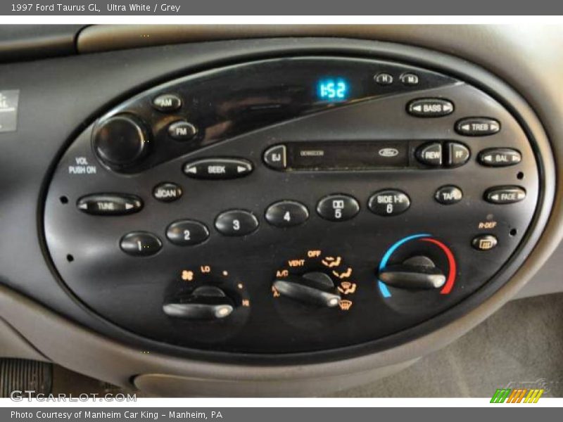Ultra White / Grey 1997 Ford Taurus GL