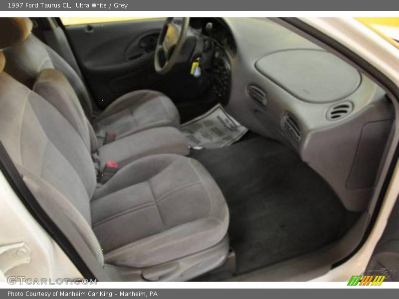 Ultra White / Grey 1997 Ford Taurus GL