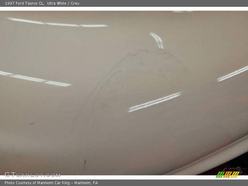 Ultra White / Grey 1997 Ford Taurus GL