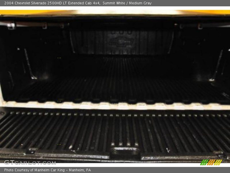 Summit White / Medium Gray 2004 Chevrolet Silverado 2500HD LT Extended Cab 4x4