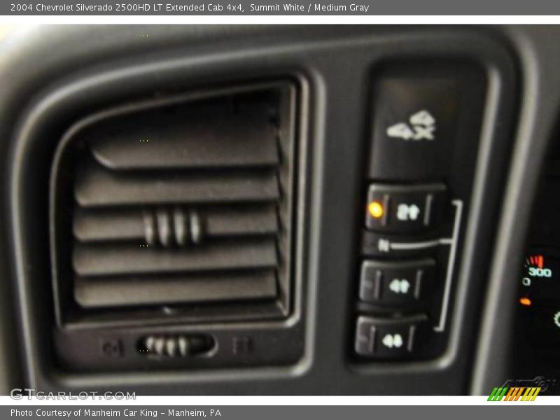 Summit White / Medium Gray 2004 Chevrolet Silverado 2500HD LT Extended Cab 4x4