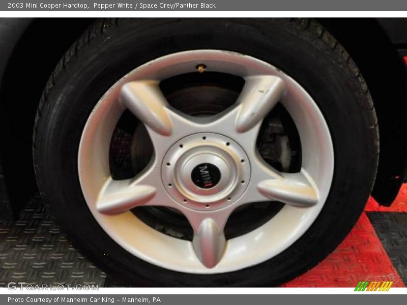 Pepper White / Space Grey/Panther Black 2003 Mini Cooper Hardtop