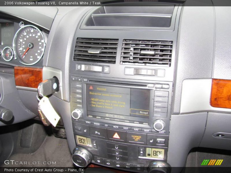 Campanella White / Teak 2006 Volkswagen Touareg V8