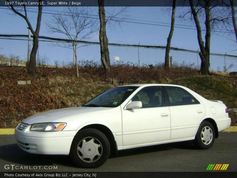 Super White / Beige 1997 Toyota Camry LE