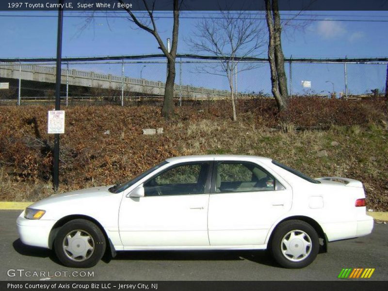 Super White / Beige 1997 Toyota Camry LE