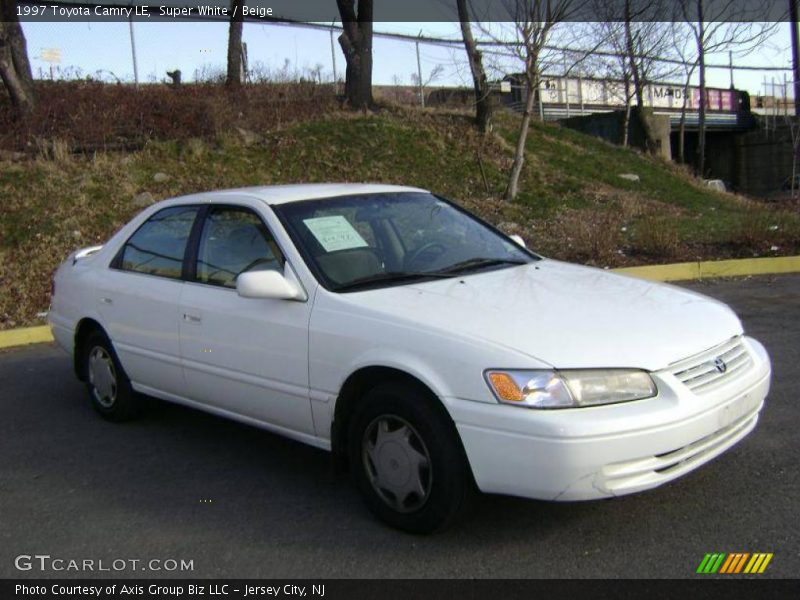 Super White / Beige 1997 Toyota Camry LE