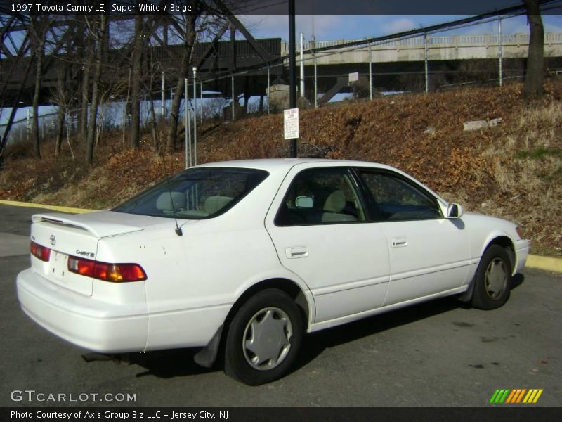 Super White / Beige 1997 Toyota Camry LE