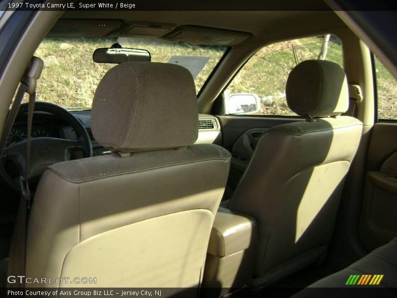 Super White / Beige 1997 Toyota Camry LE