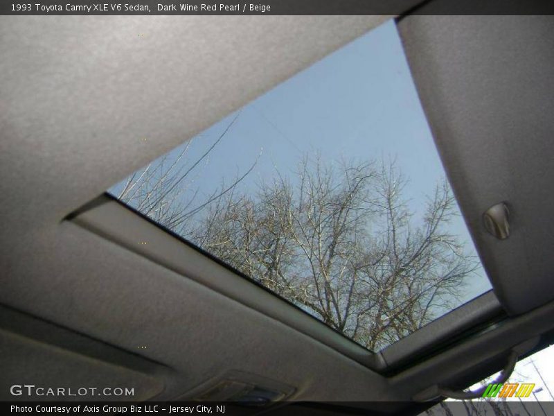 Dark Wine Red Pearl / Beige 1993 Toyota Camry XLE V6 Sedan