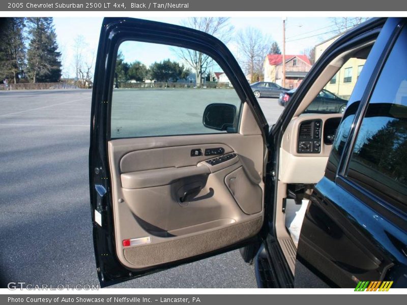 Black / Tan/Neutral 2005 Chevrolet Suburban 2500 LT 4x4