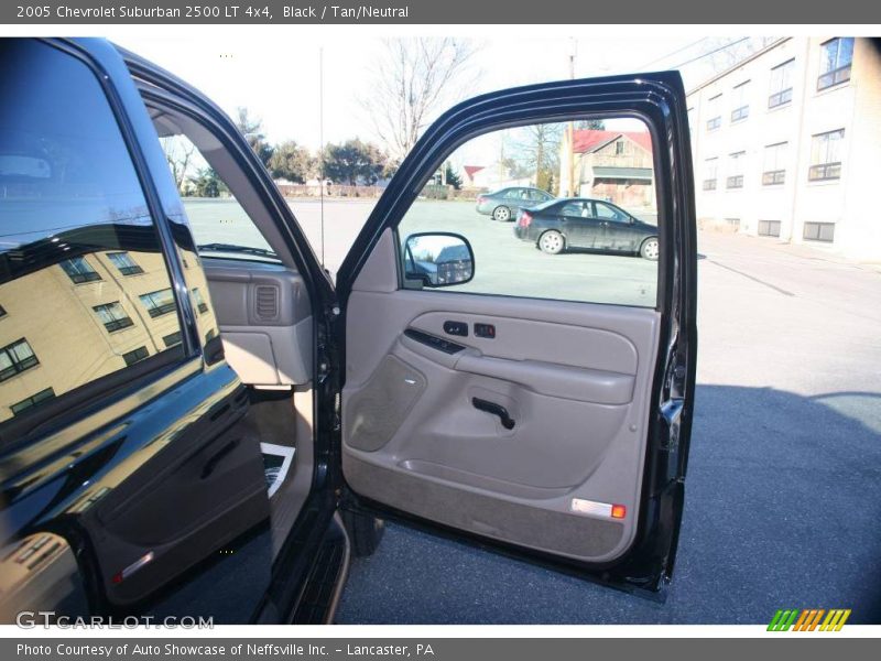 Black / Tan/Neutral 2005 Chevrolet Suburban 2500 LT 4x4