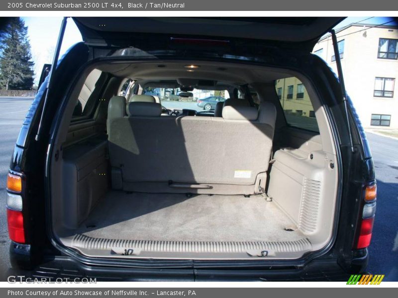 Black / Tan/Neutral 2005 Chevrolet Suburban 2500 LT 4x4