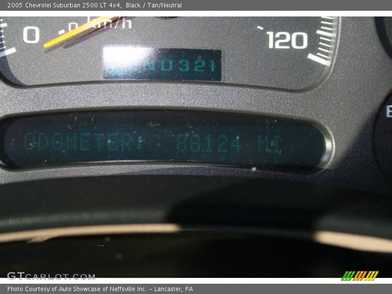 Black / Tan/Neutral 2005 Chevrolet Suburban 2500 LT 4x4