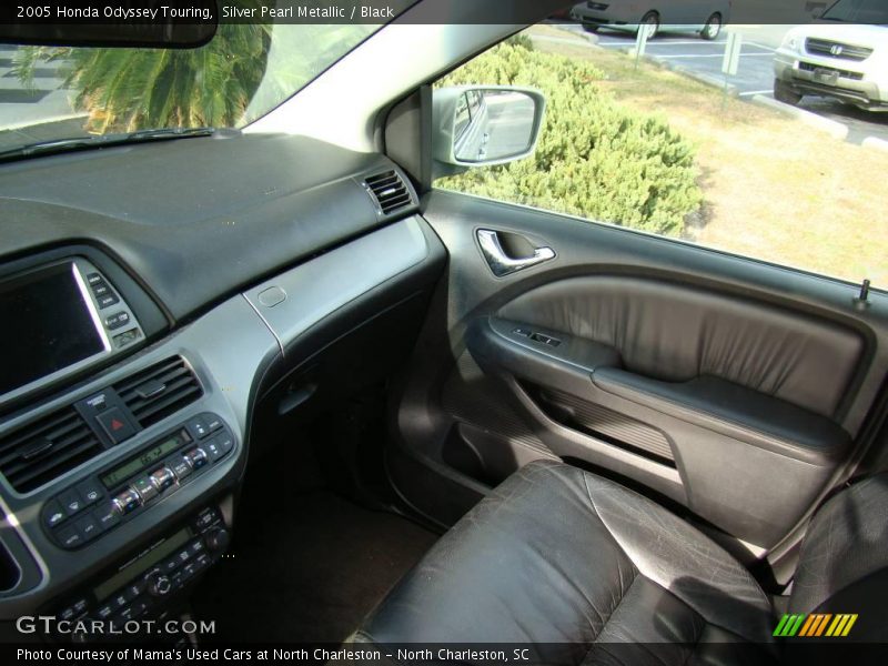 Silver Pearl Metallic / Black 2005 Honda Odyssey Touring